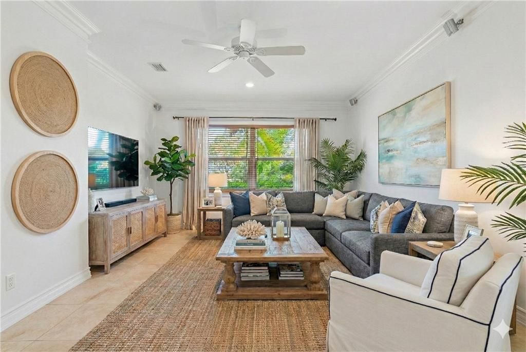 En Venta: $949,000 (4 camas, 3 baños, 2496 Pies cuadrados)