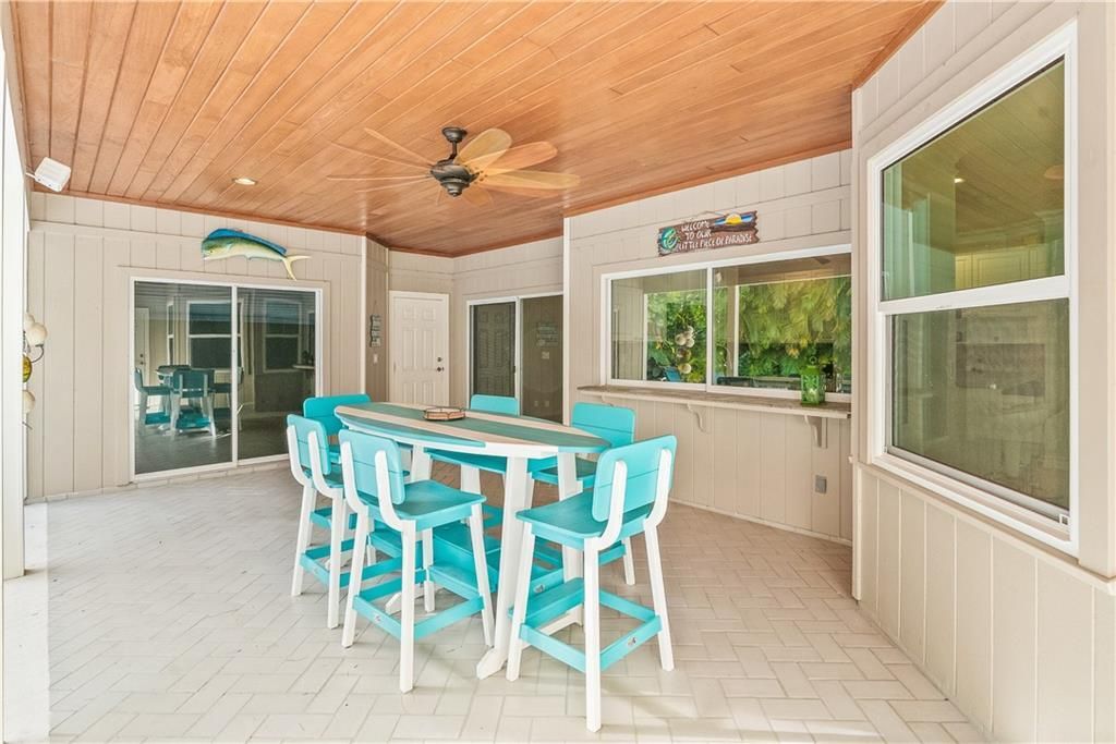 En Venta: $949,000 (4 camas, 3 baños, 2496 Pies cuadrados)