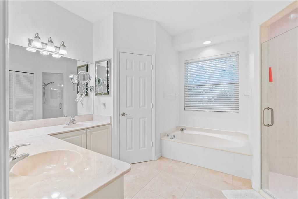 En Venta: $949,000 (4 camas, 3 baños, 2496 Pies cuadrados)