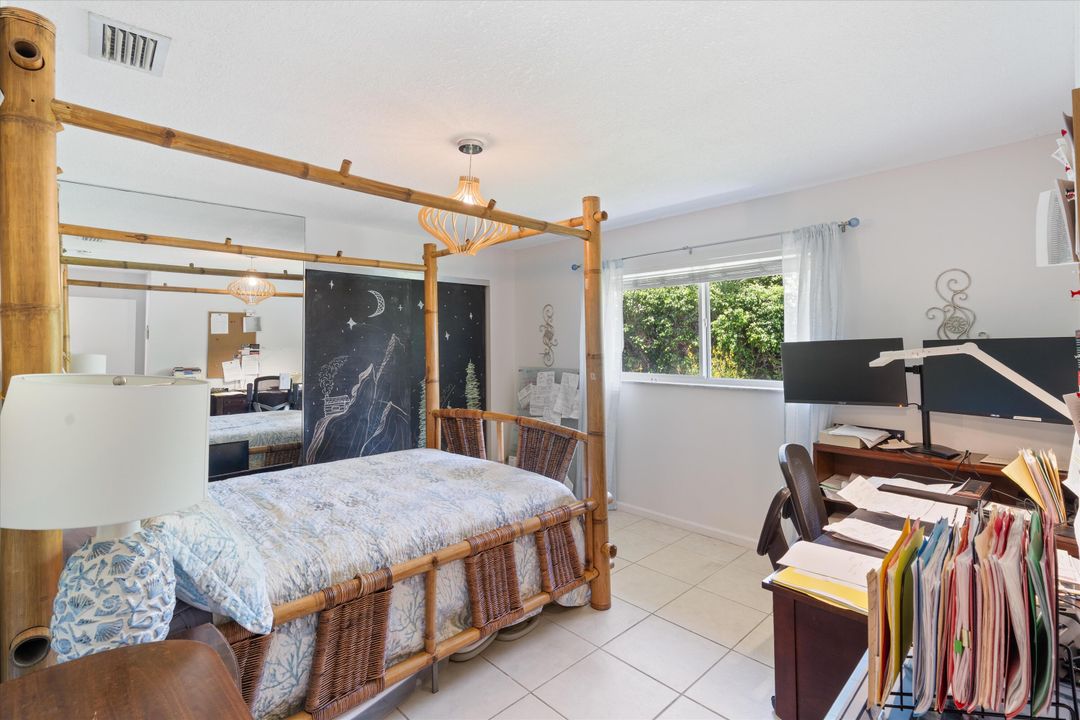 En Venta: $3,925,000 (4 camas, 2 baños, 2724 Pies cuadrados)