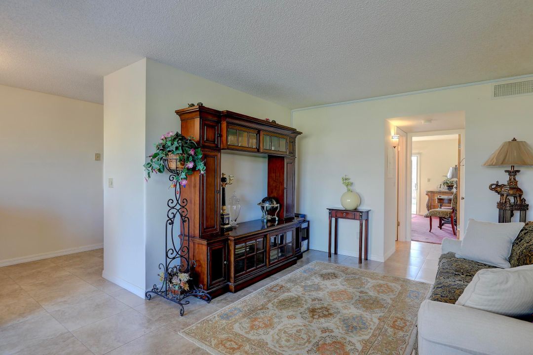 待售: $110,000 (1 贝兹, 1 浴室, 750 平方英尺)