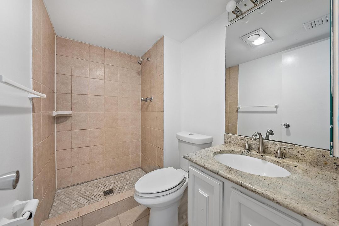 For Sale: $299,999 (2 beds, 2 baths, 1078 Square Feet)