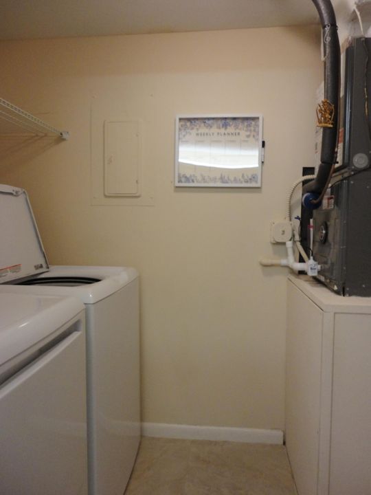 出租: $1,325 (1 贝兹, 1 浴室, 639 平方英尺)