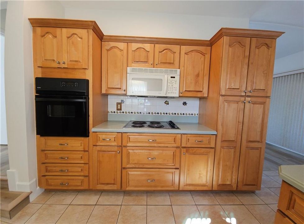 В аренду: $1,800 (2 спален, 1 ванн, 936 Квадратных фут)