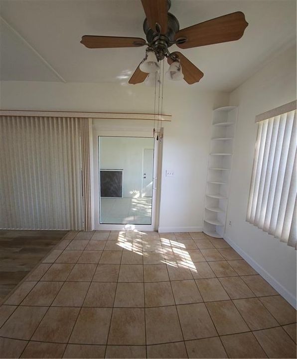 В аренду: $1,800 (2 спален, 1 ванн, 936 Квадратных фут)