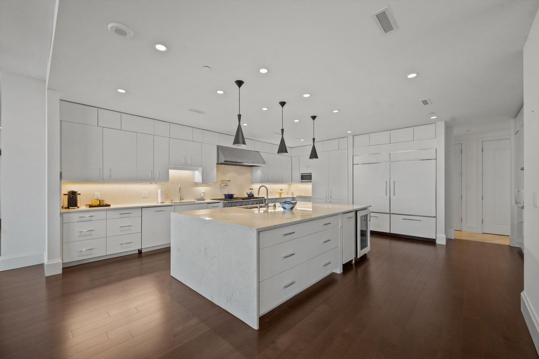 На продажу: $9,995,000 (5 спален, 6 ванн, 7246 Квадратных фут)