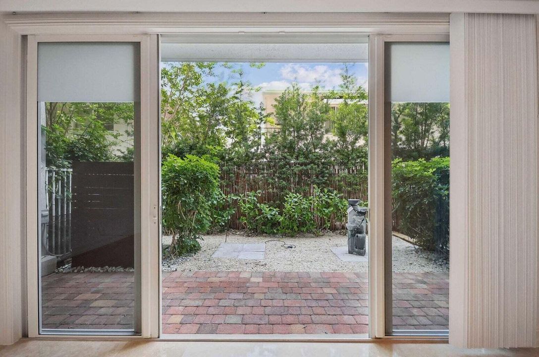 For Rent: $5,200 (3 beds, 3 baths, 3037 Square Feet)