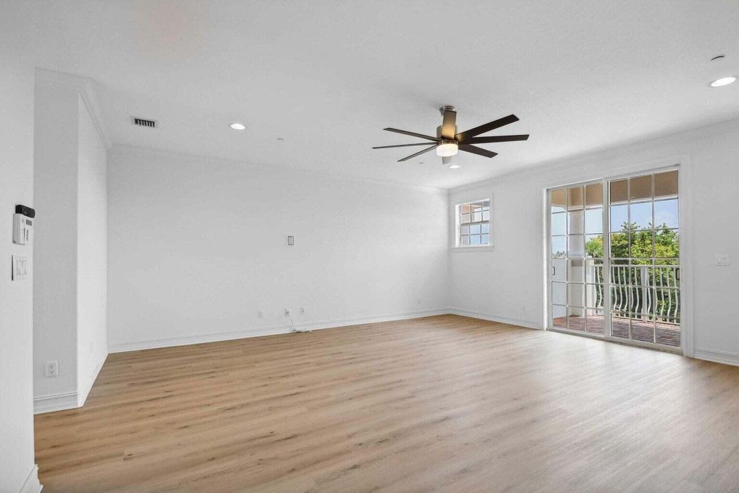 For Rent: $5,200 (3 beds, 3 baths, 3037 Square Feet)