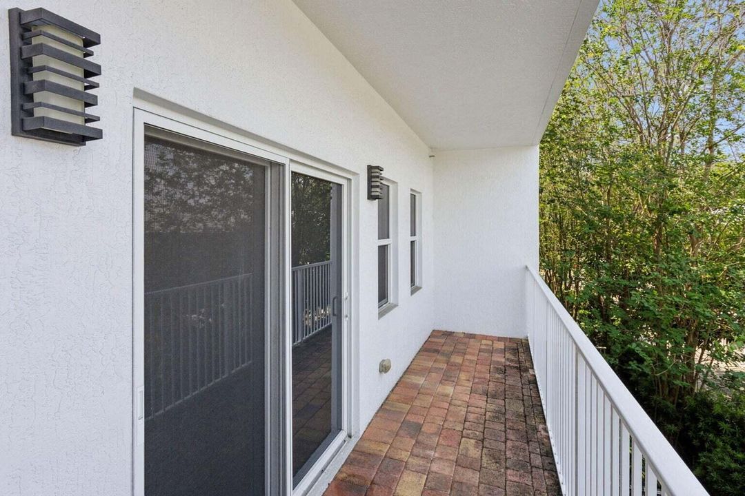 For Rent: $5,200 (3 beds, 3 baths, 3037 Square Feet)