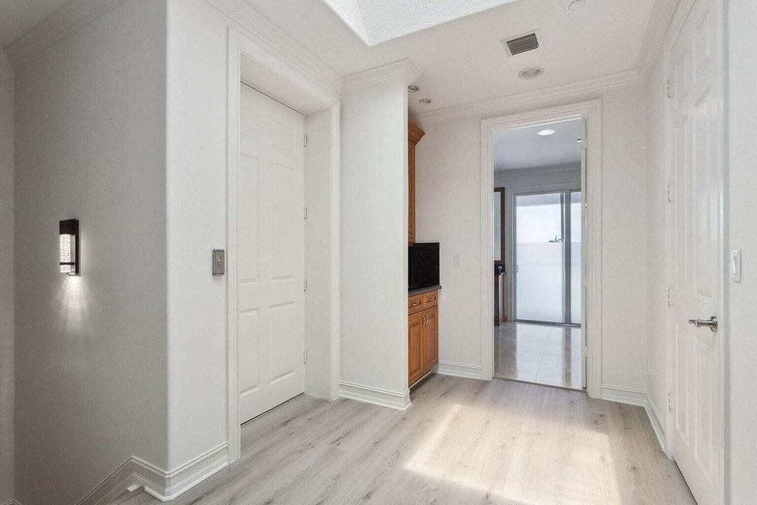 For Rent: $5,200 (3 beds, 3 baths, 3037 Square Feet)