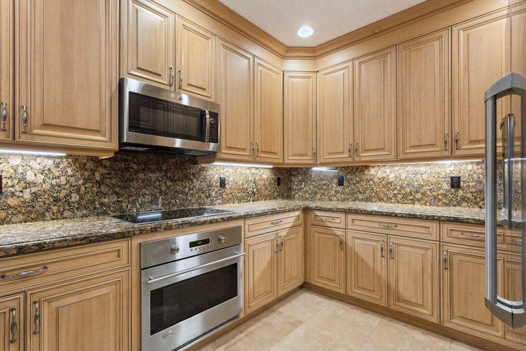 For Rent: $5,200 (3 beds, 3 baths, 3037 Square Feet)