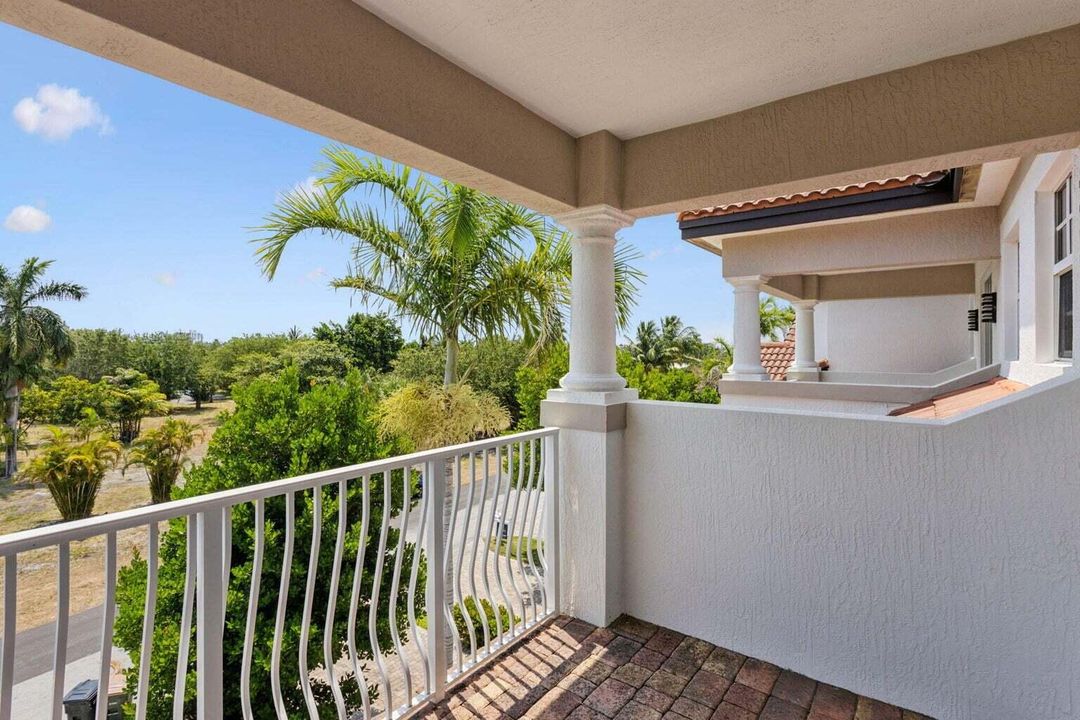 For Rent: $5,200 (3 beds, 3 baths, 3037 Square Feet)