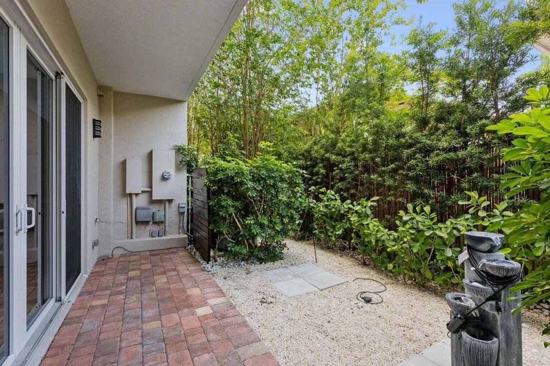 For Rent: $5,200 (3 beds, 3 baths, 3037 Square Feet)