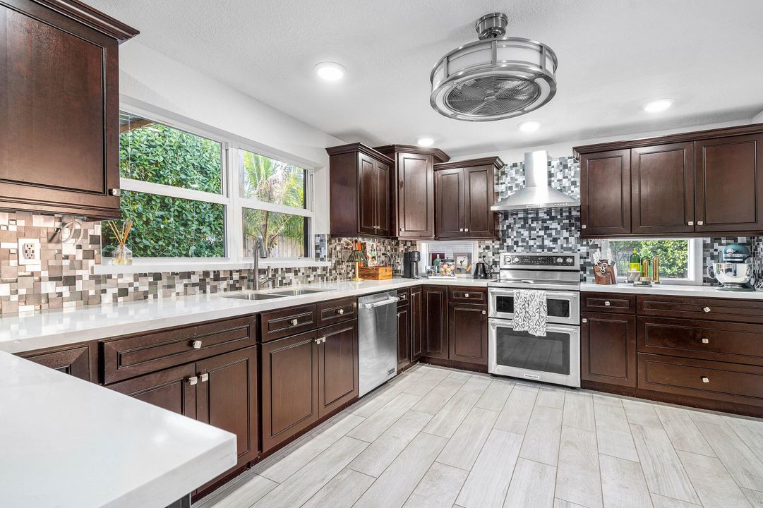 En Venta: $449,000 (2 camas, 2 baños, 1309 Pies cuadrados)