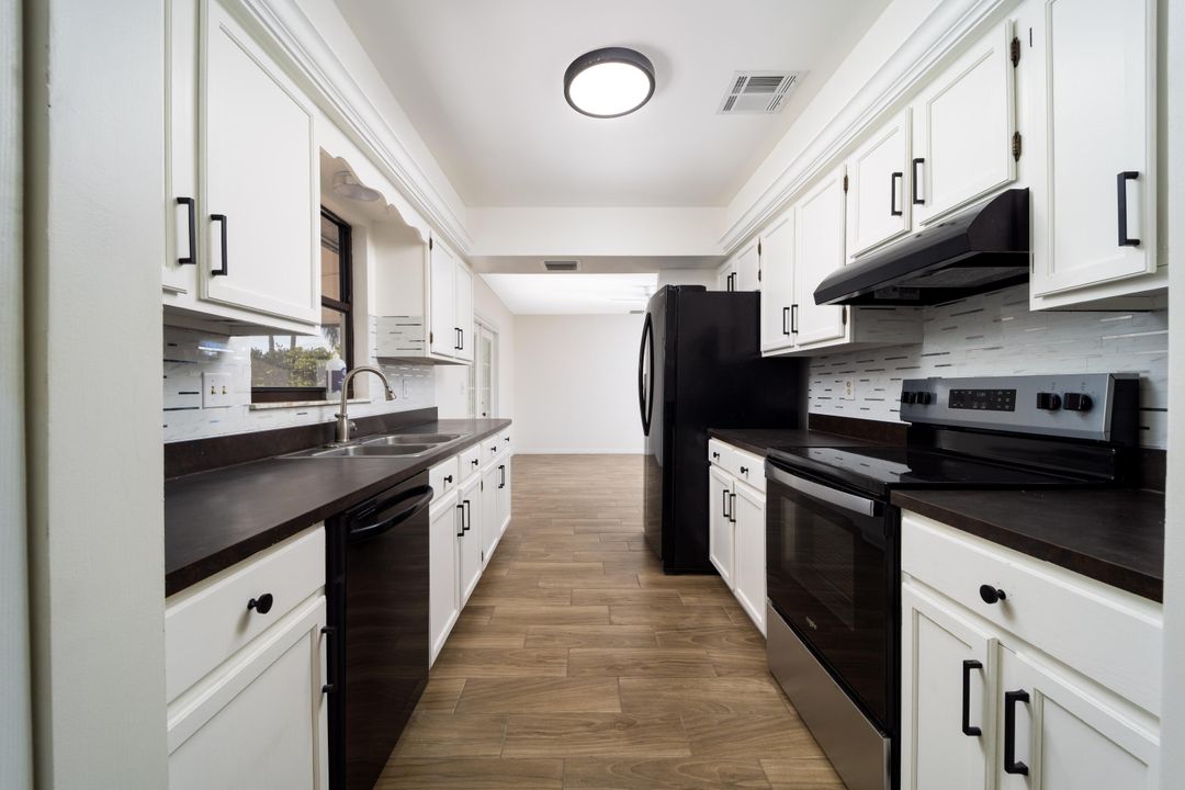 For Sale: $3,300 (0 beds, 0 baths, 1524 Square Feet)