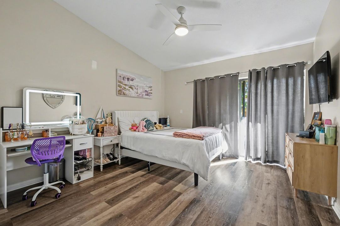 На продажу: $749,900 (3 спален, 2 ванн, 1625 Квадратных фут)