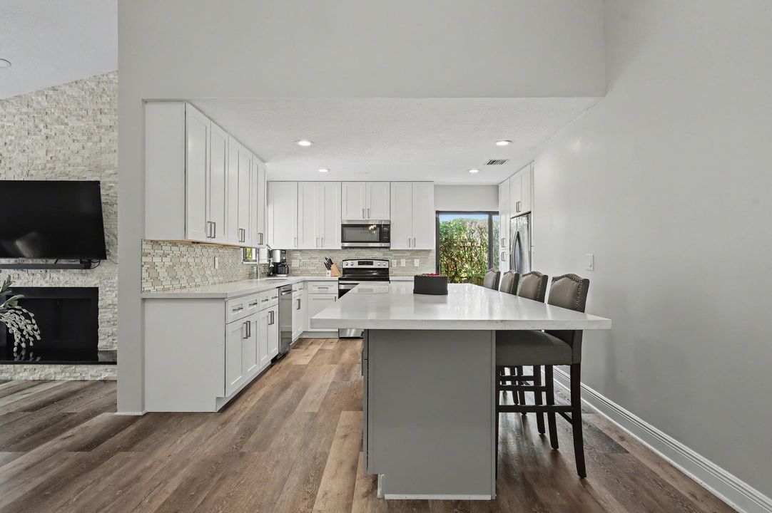 На продажу: $749,900 (3 спален, 2 ванн, 1625 Квадратных фут)