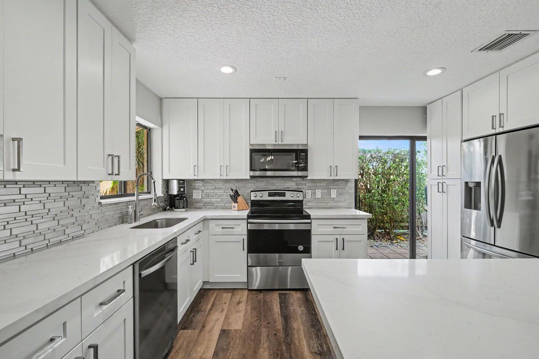 На продажу: $749,900 (3 спален, 2 ванн, 1625 Квадратных фут)