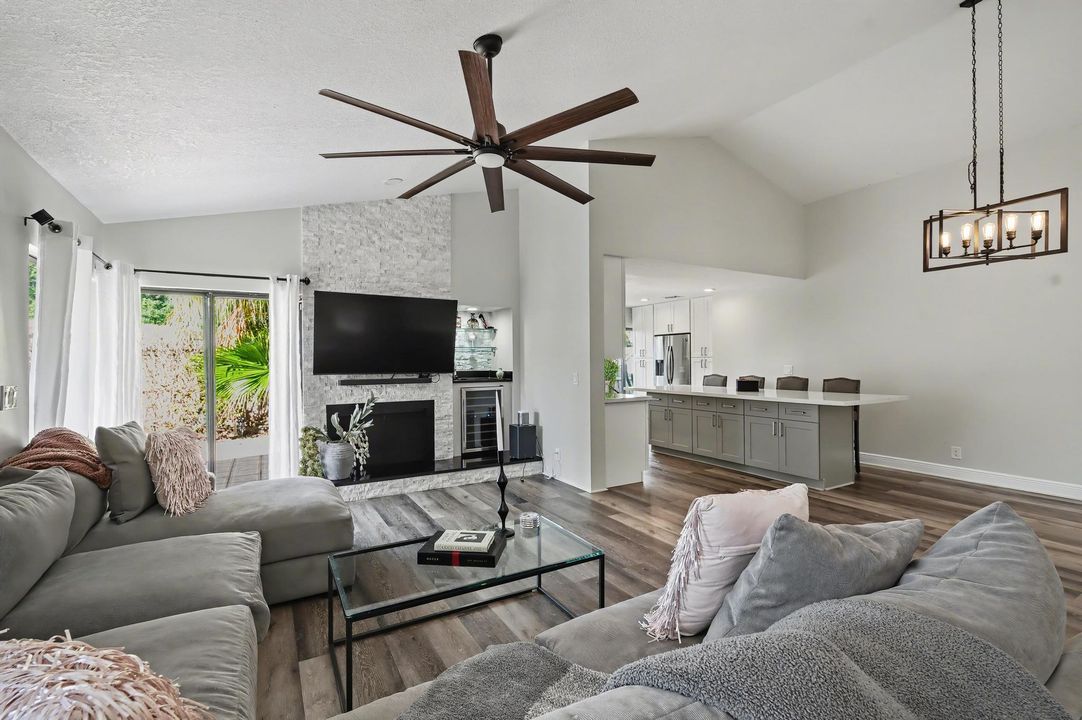 На продажу: $749,900 (3 спален, 2 ванн, 1625 Квадратных фут)