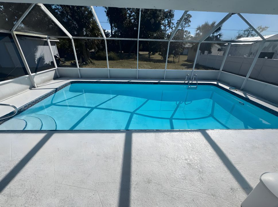 For Rent: $1,995 (3 beds, 2 baths, 1698 Square Feet)