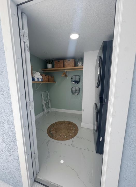 For Rent: $1,995 (3 beds, 2 baths, 1698 Square Feet)