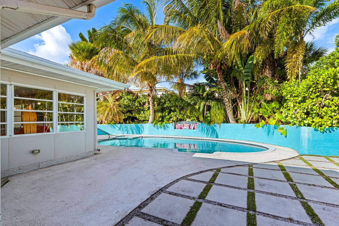 For Sale: $669,000 (3 beds, 2 baths, 1646 Square Feet)