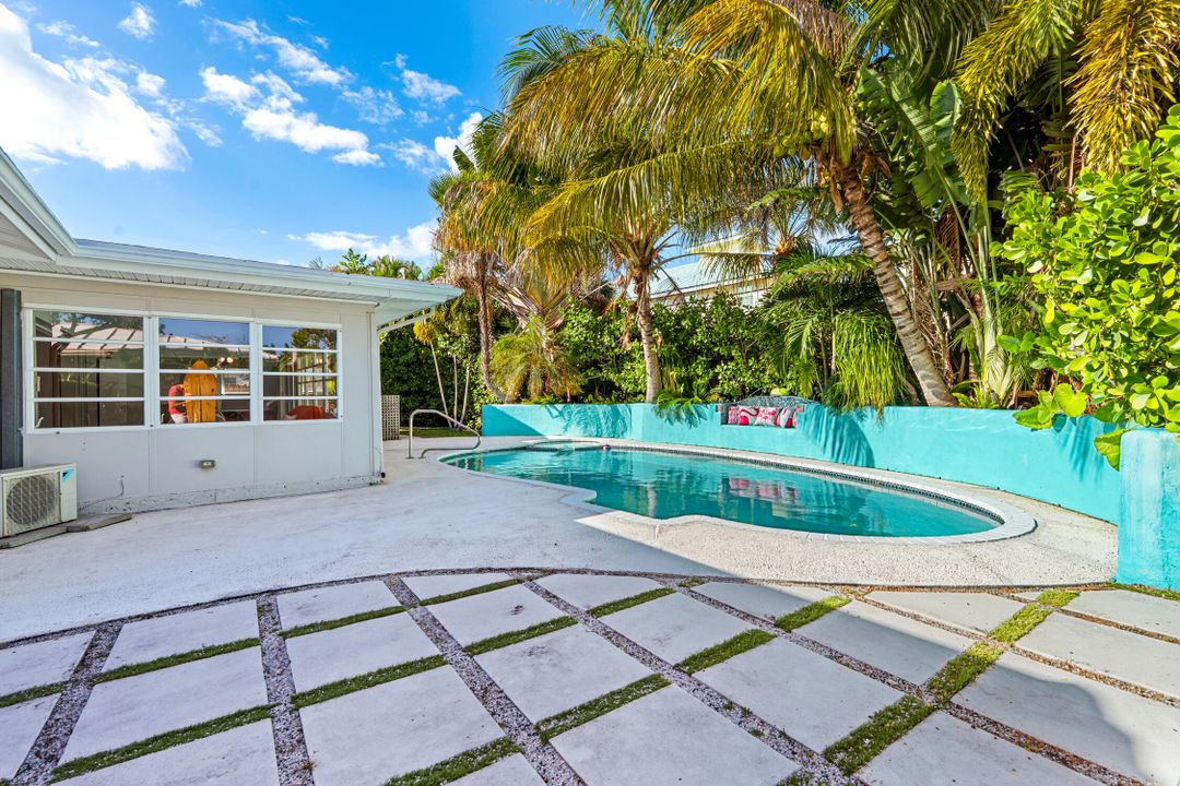 For Sale: $669,000 (3 beds, 2 baths, 1646 Square Feet)