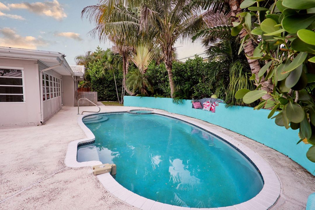 For Sale: $669,000 (3 beds, 2 baths, 1646 Square Feet)