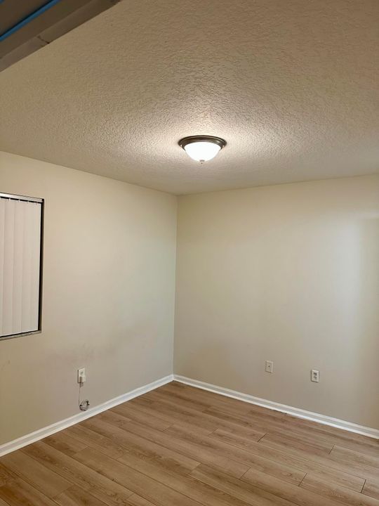 For Rent: $2,100 (2 beds, 2 baths, 920 Square Feet)