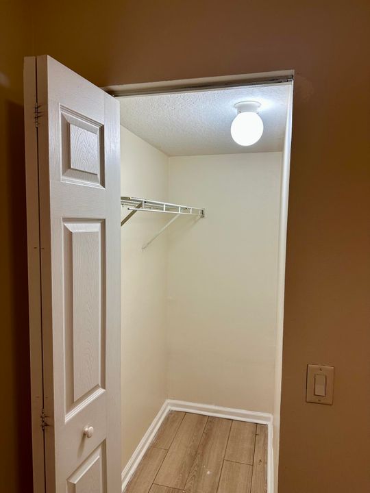 For Rent: $2,100 (2 beds, 2 baths, 920 Square Feet)