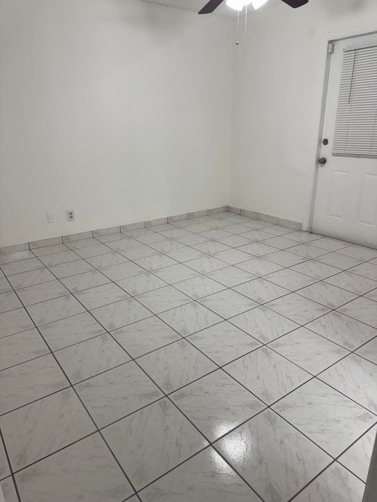 For Rent: $2,300 (2 beds, 2 baths, 960 Square Feet)