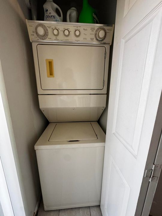 For Rent: $2,100 (2 beds, 2 baths, 920 Square Feet)