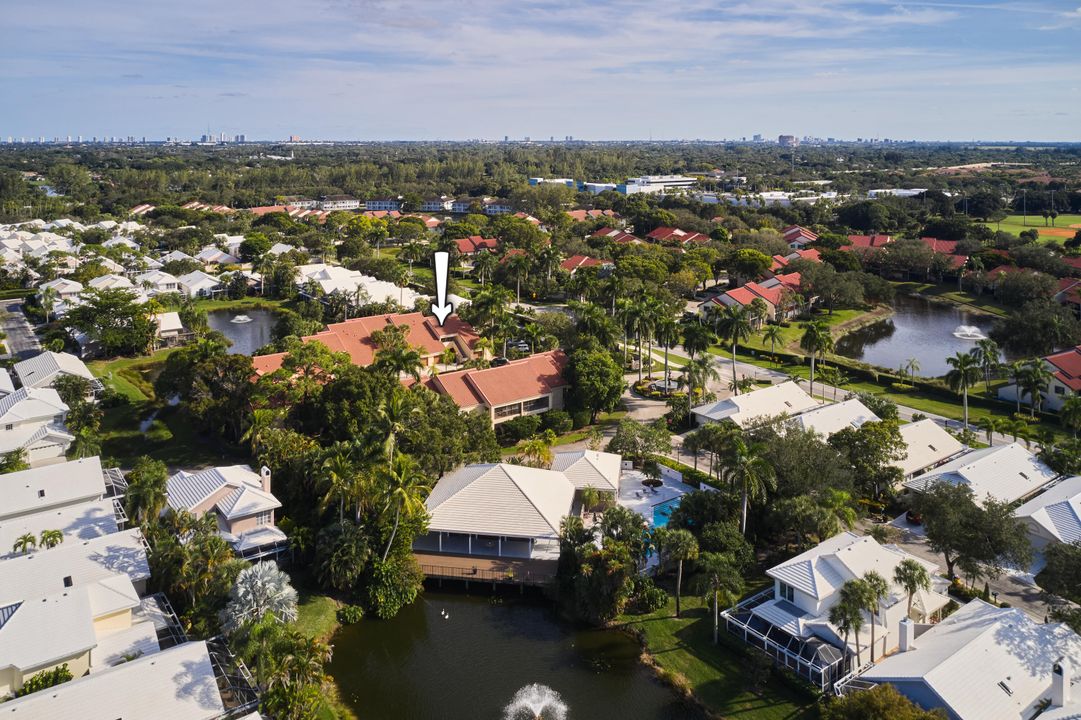 For Sale: $350,000 (2 beds, 2 baths, 1340 Square Feet)