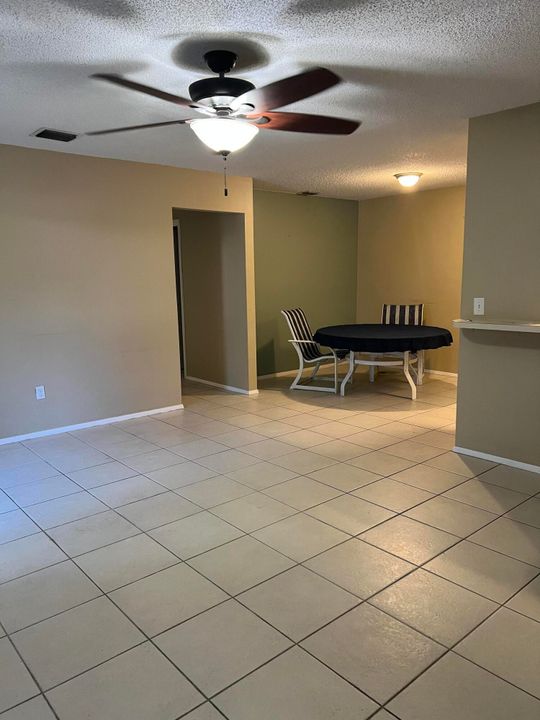 En Venta: $199,000 (2 camas, 2 baños, 1037 Pies cuadrados)