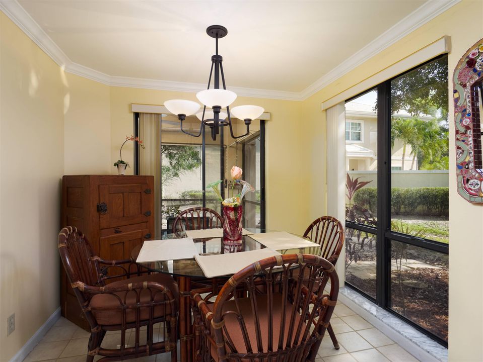 For Sale: $350,000 (2 beds, 2 baths, 1340 Square Feet)