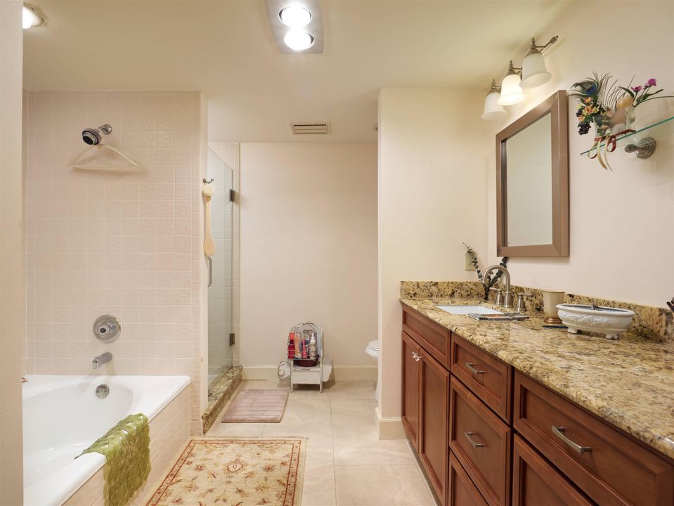 For Sale: $350,000 (2 beds, 2 baths, 1340 Square Feet)