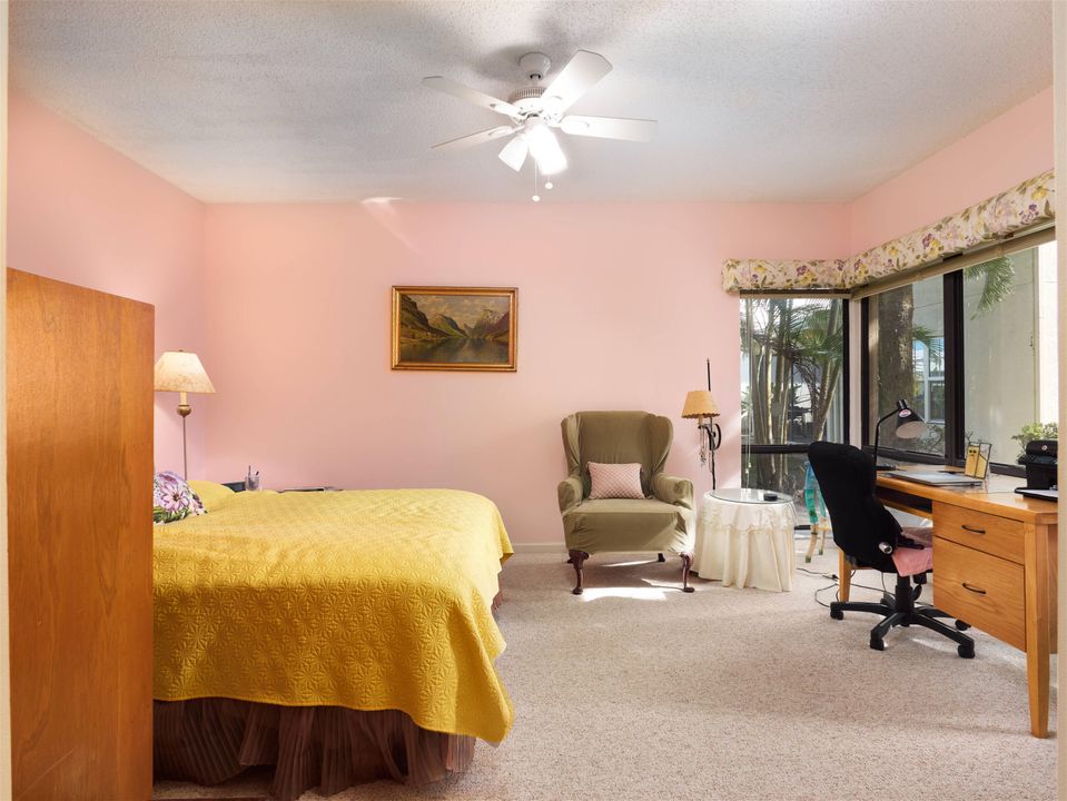 For Sale: $350,000 (2 beds, 2 baths, 1340 Square Feet)