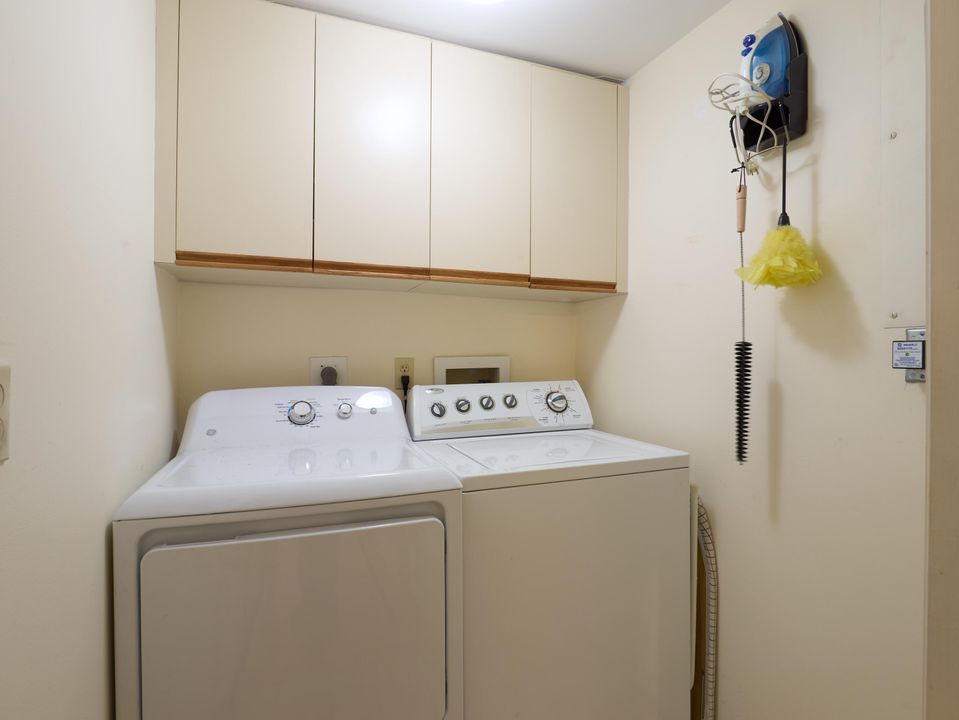 For Sale: $350,000 (2 beds, 2 baths, 1340 Square Feet)