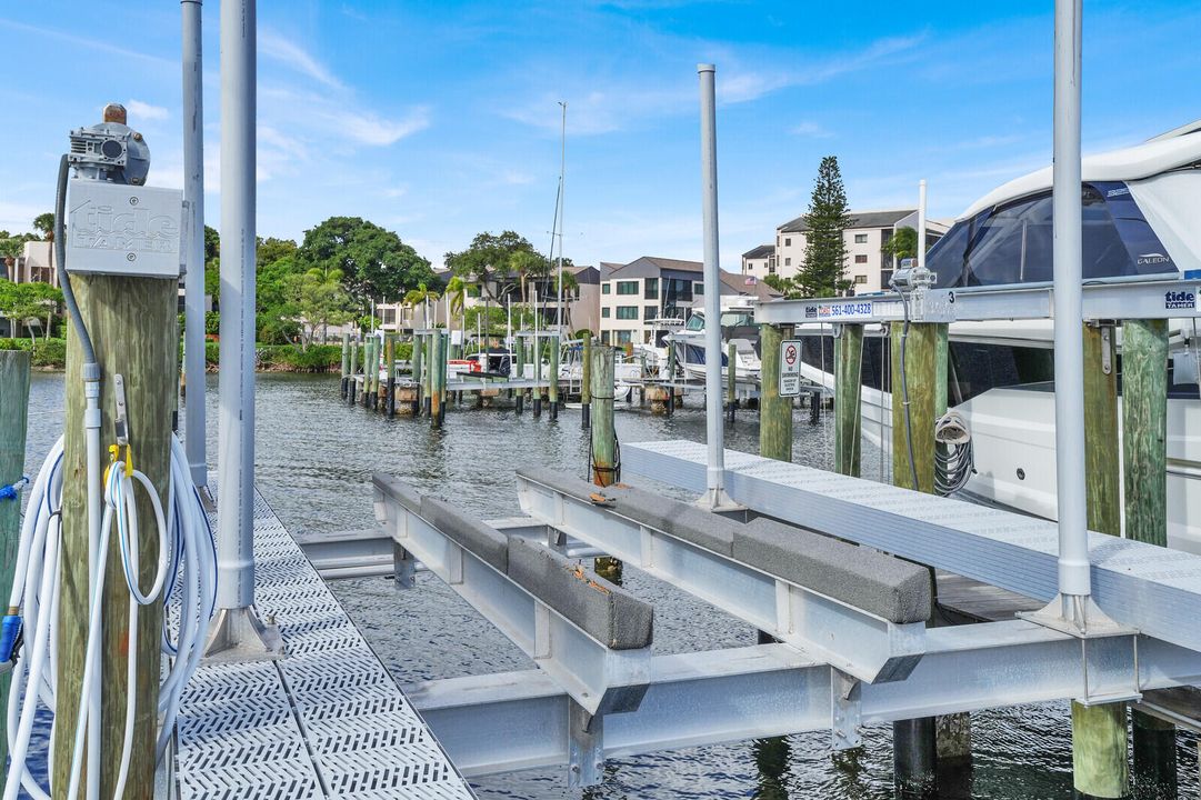 For Sale: $1,585,000 (3 beds, 3 baths, 2362 Square Feet)