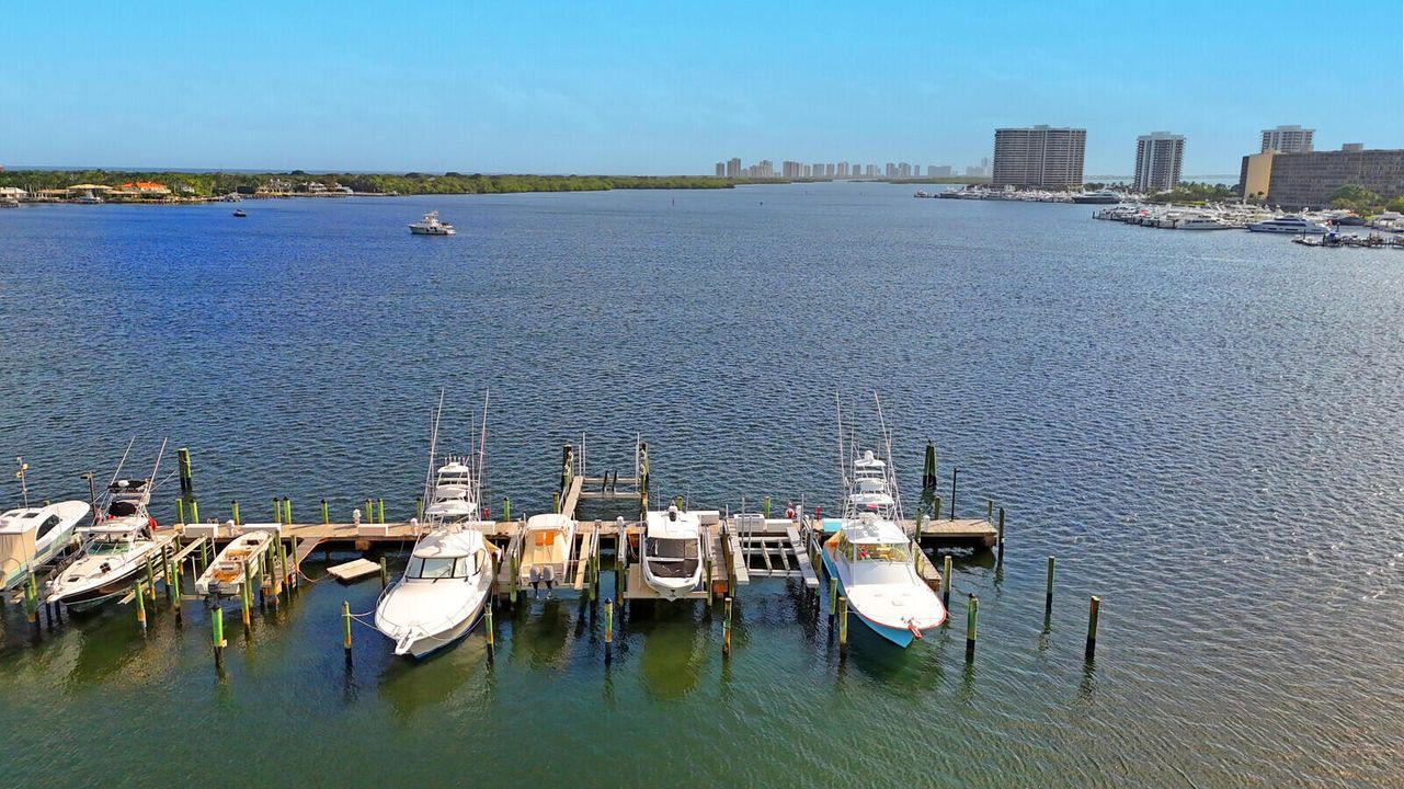 For Sale: $1,585,000 (3 beds, 3 baths, 2362 Square Feet)