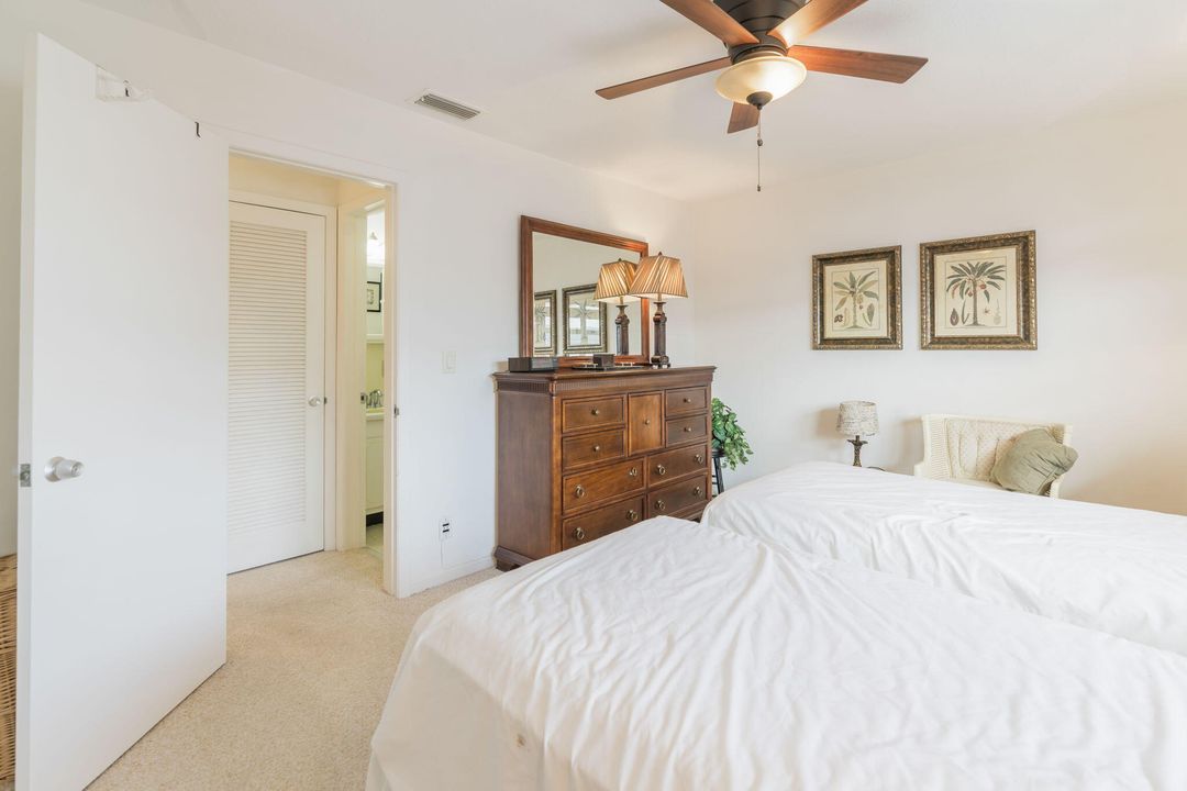 For Sale: $165,000 (1 beds, 1 baths, 610 Square Feet)