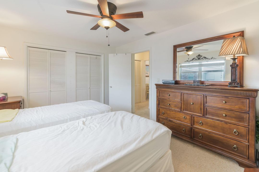 For Sale: $165,000 (1 beds, 1 baths, 610 Square Feet)