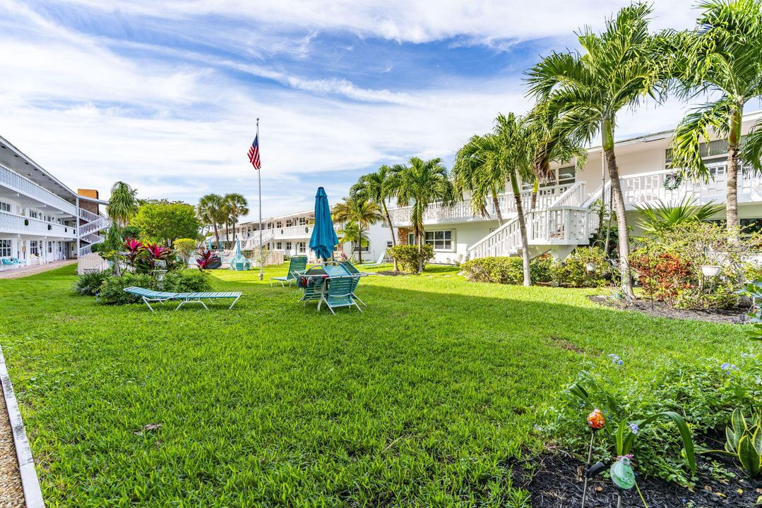 For Sale: $165,000 (1 beds, 1 baths, 610 Square Feet)