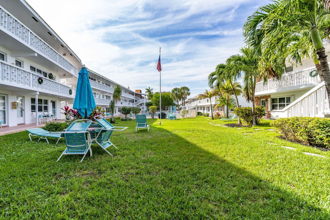 For Sale: $165,000 (1 beds, 1 baths, 610 Square Feet)