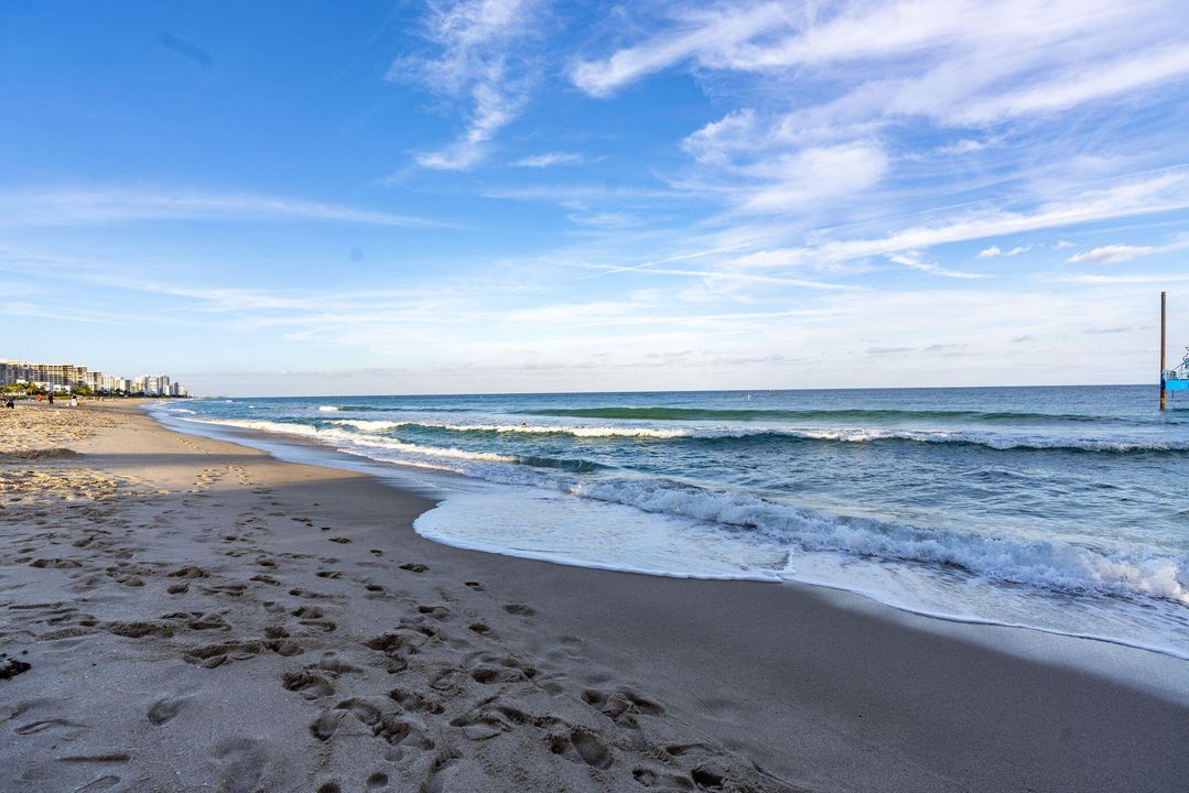 For Sale: $165,000 (1 beds, 1 baths, 610 Square Feet)