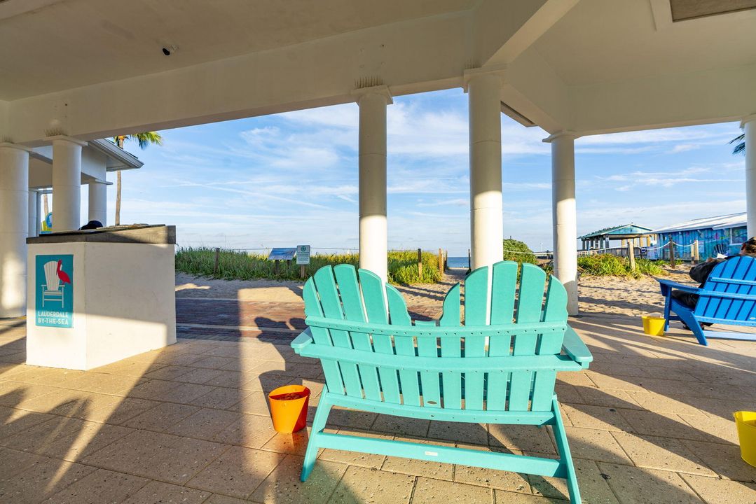 For Sale: $165,000 (1 beds, 1 baths, 610 Square Feet)