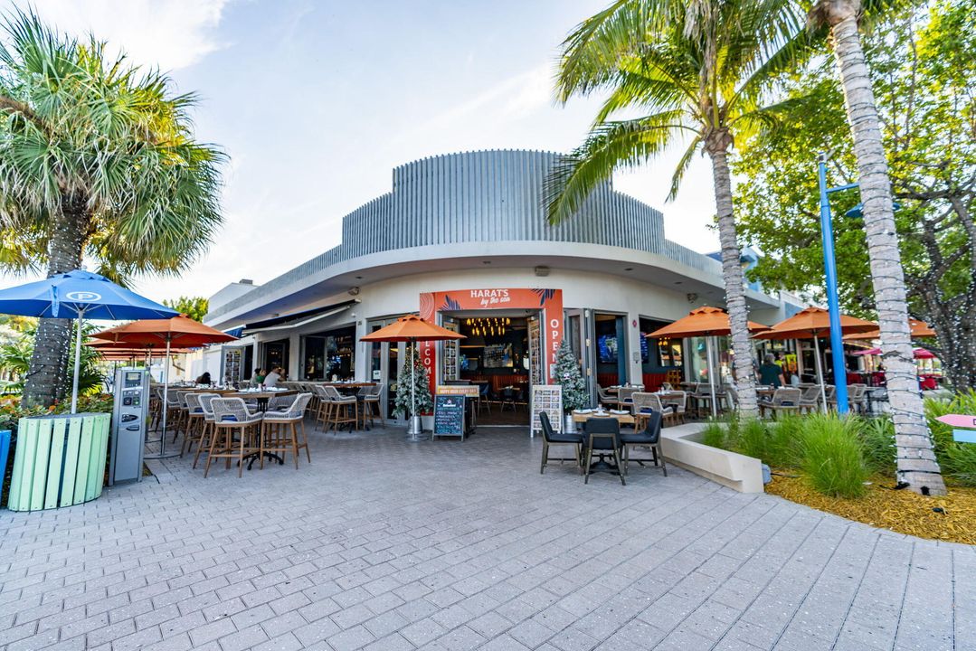 For Sale: $165,000 (1 beds, 1 baths, 610 Square Feet)