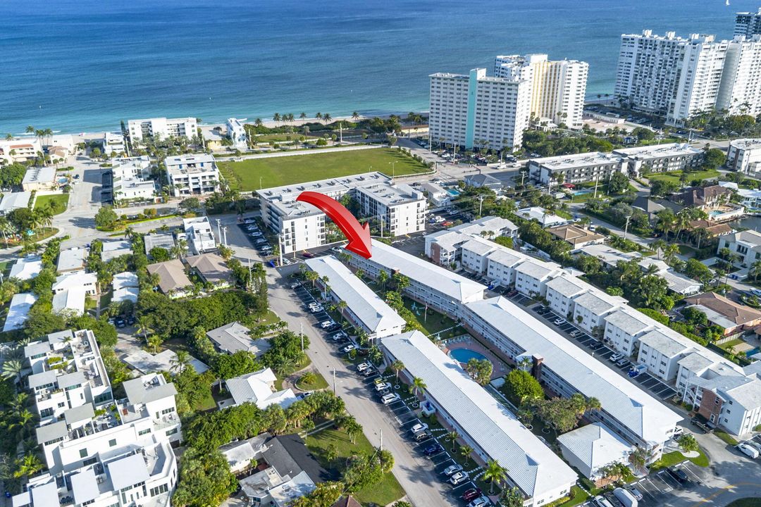 For Sale: $165,000 (1 beds, 1 baths, 610 Square Feet)