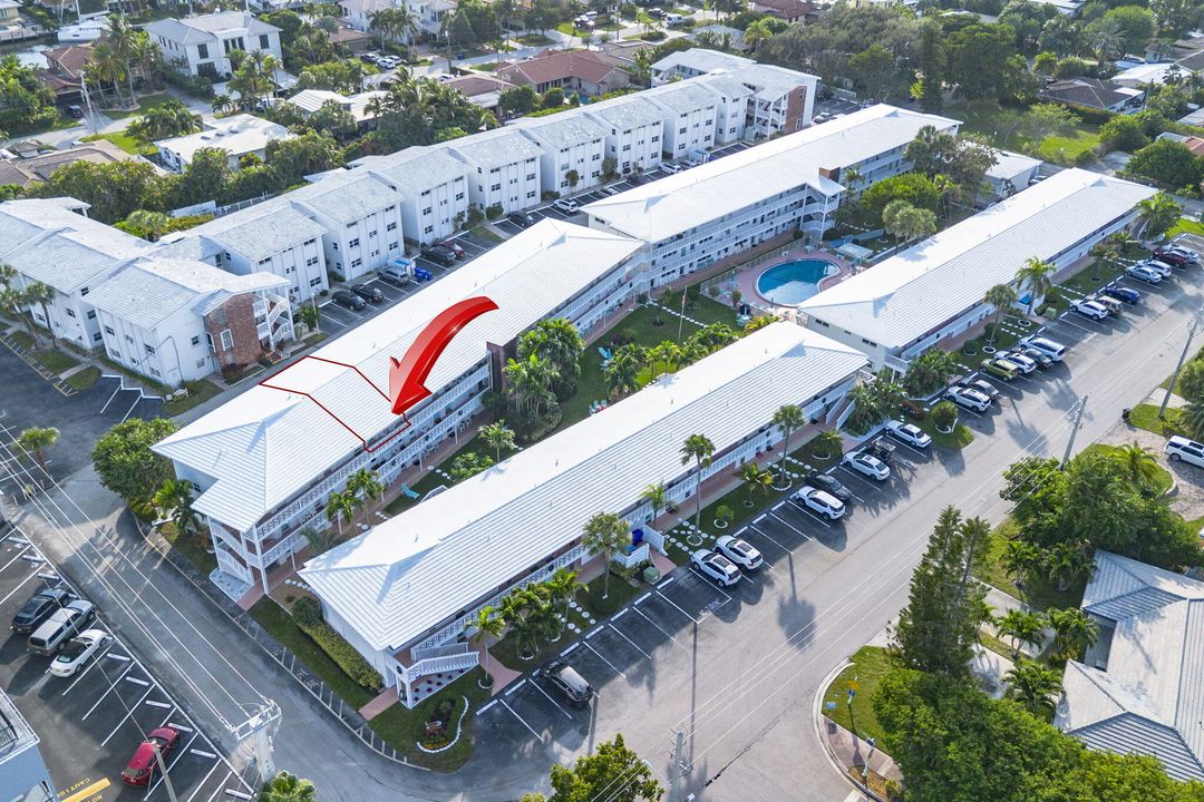 For Sale: $165,000 (1 beds, 1 baths, 610 Square Feet)