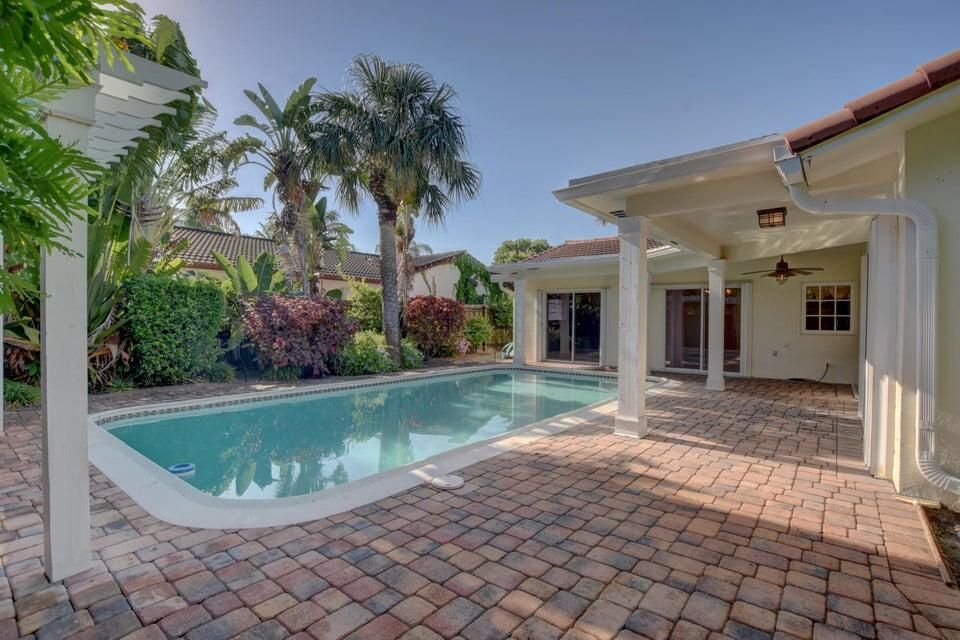 出租: $4,500 (4 贝兹, 2 浴室, 2071 平方英尺)